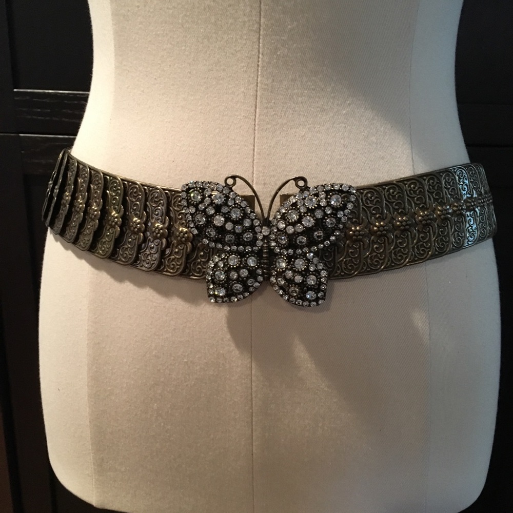 Adjustable butterfly belt